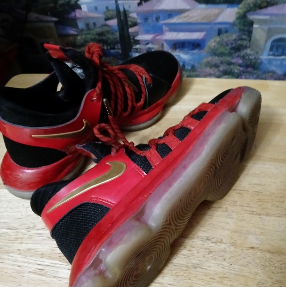 🩳🏀NIKE KEVIN DURANT SHOES👟👟🏀SIZE 5.5Y,A NICE VINTAGE GIFTING! 🎁 - Picture 4 of 10
